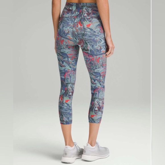 Lululemon Wunder Train High-Rise Crop 23 - Picture 2 of 8